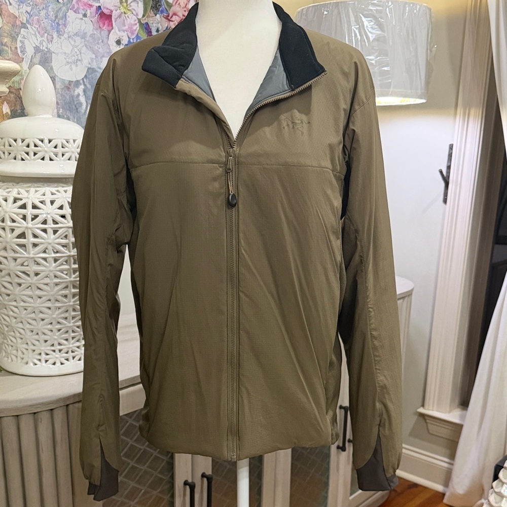 Arc’teryx Men's Tactical Green Jacket Medium